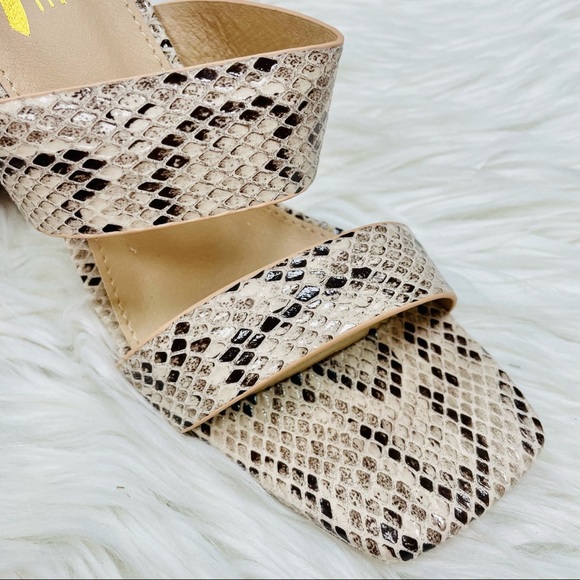 Tan snake chunky heel - Picture 4 of 6